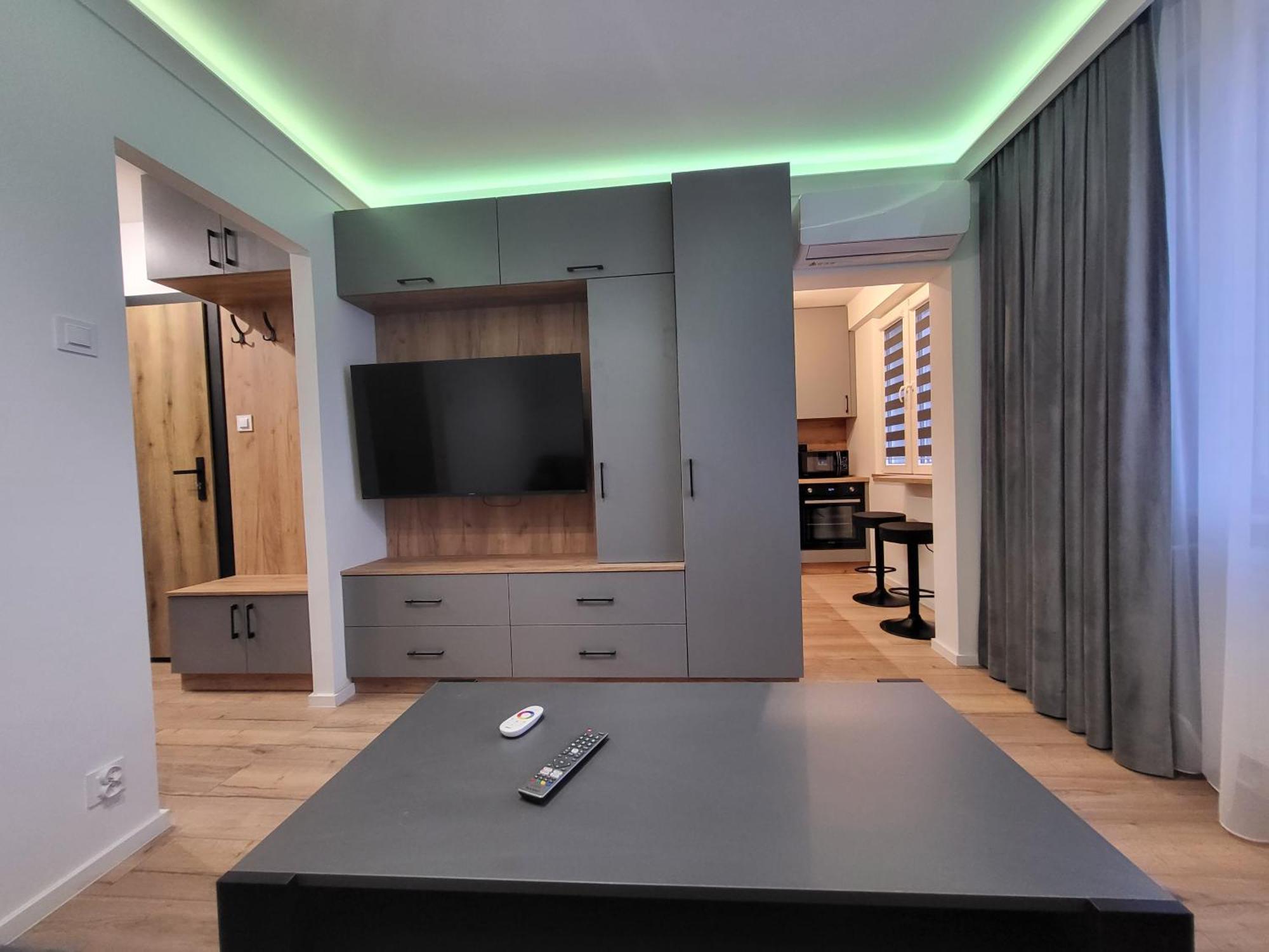 Handy Apartamenty - Mieszkania Na Doby W Centrum Rzeszowa ภายนอก รูปภาพ