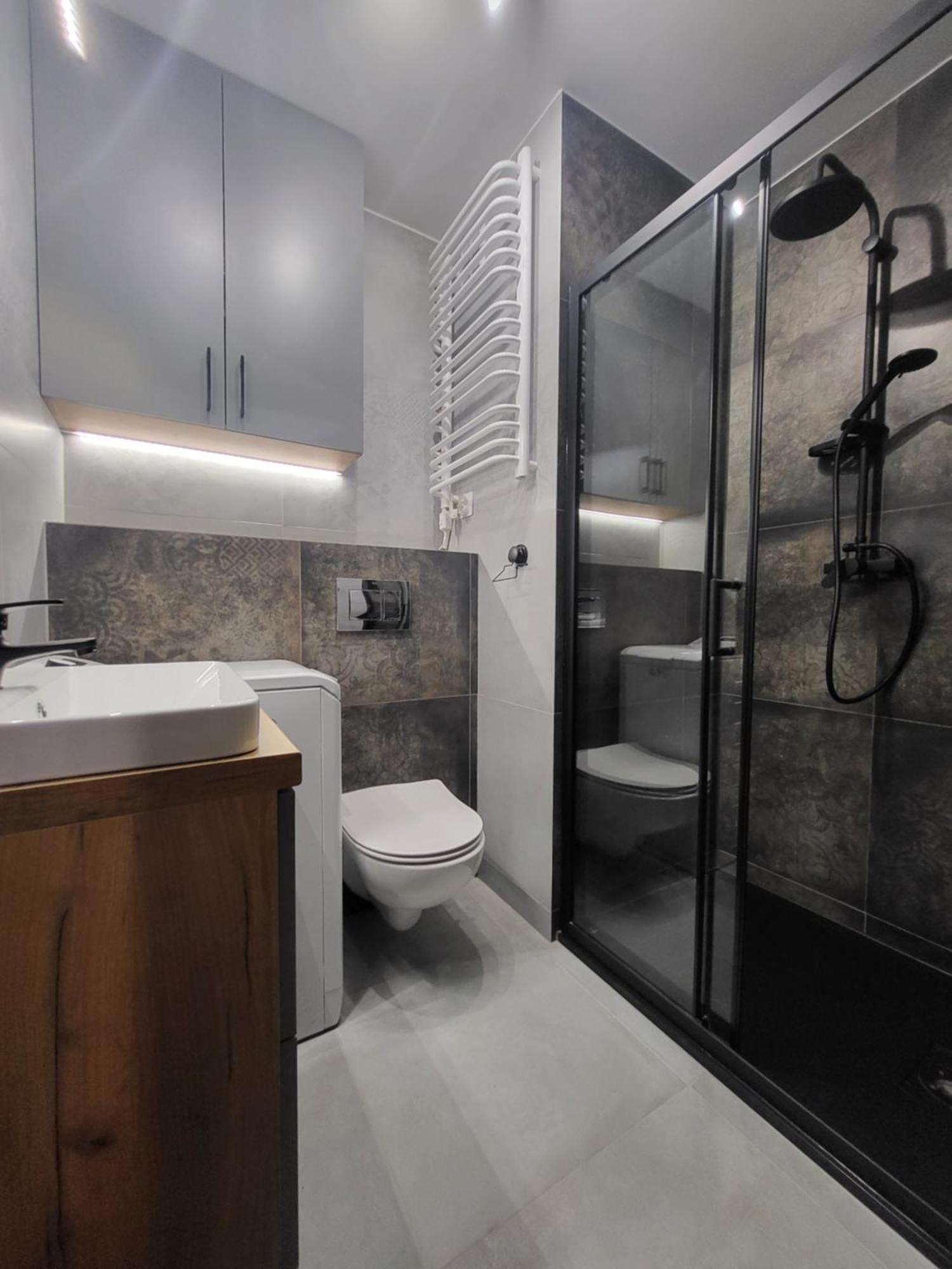 Handy Apartamenty - Mieszkania Na Doby W Centrum Rzeszowa ภายนอก รูปภาพ